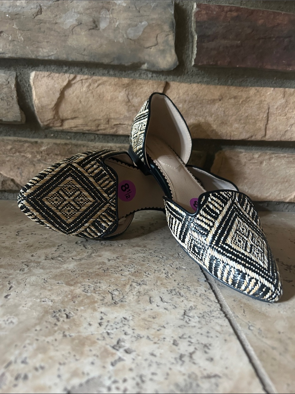 Isaac Mizrahi Black and Cream/Tan Woven “Grass” Pointed D'Orsay Flats